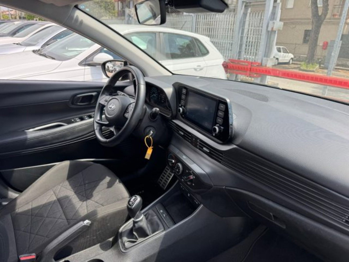 Hyundai Bayon 1.0 t-gdi 48V Xline imt (17)