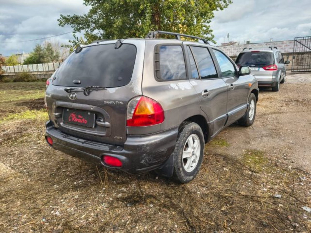 Hyundai Santa Fe 2.0 CRDi TD 4WD Plus (5)