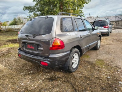 Hyundai Santa Fe 2.0 CRDi TD 4WD Plus (5)