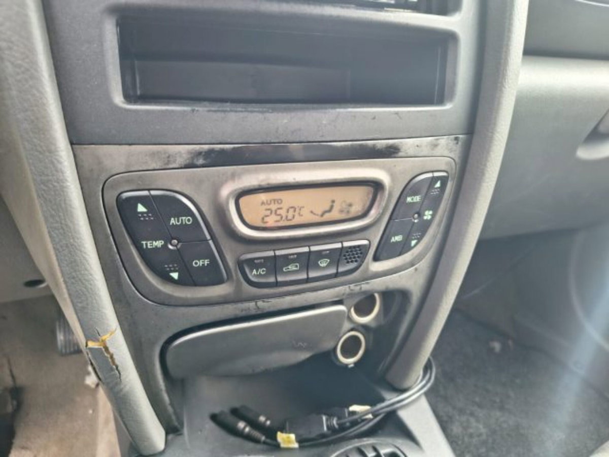 Hyundai Santa Fe 2.0 CRDi TD 4WD Plus (9)