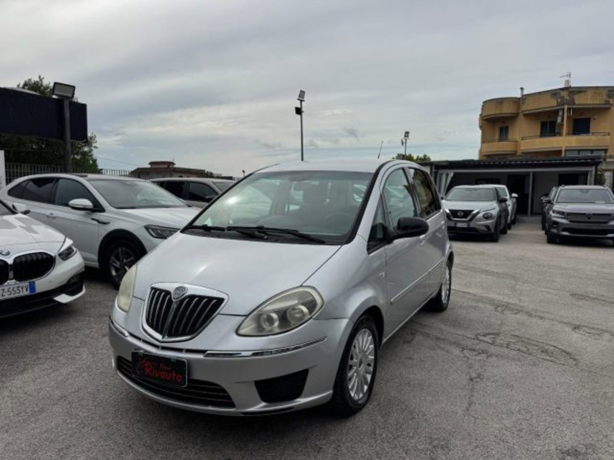 Lancia Musa 1.4 16V Gold (2)
