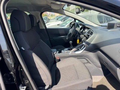 Peugeot 3008 1.6 HDi 115CV Allure (12)