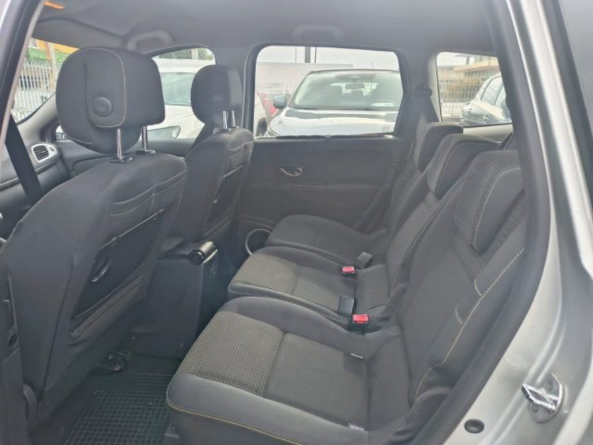 Renault Scenic E-Tech Electric 1.5 dCi 110CV Dynamique (15)