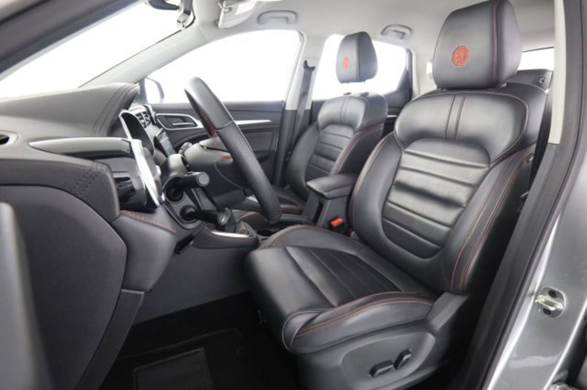 Mg ZS ZS 1.5 Luxury (2)
