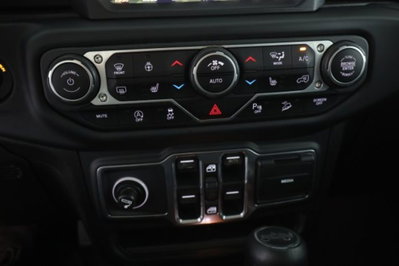 Jeep Wrangler Unlimited 2.2 Mjt II Sahara (13)