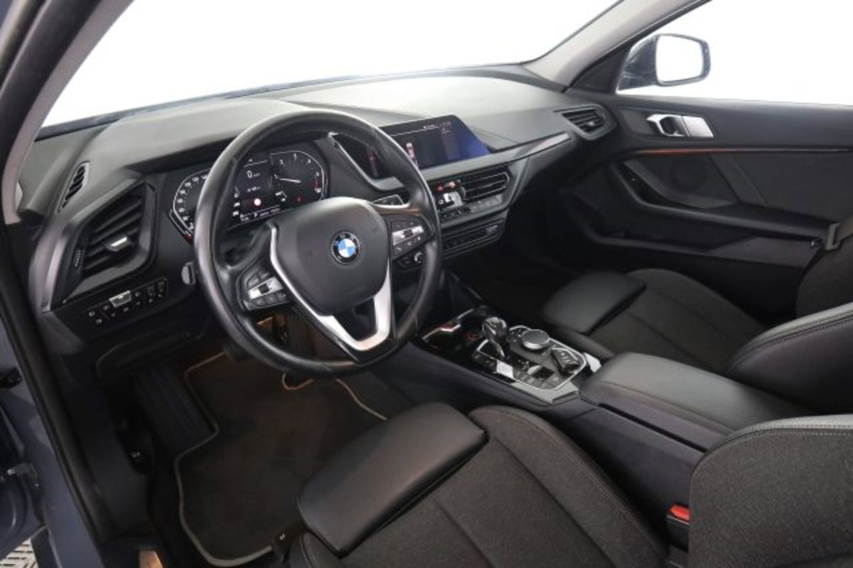 BMW Serie 1 116d 2.0 116CV cat 5 porte Attiva DPF