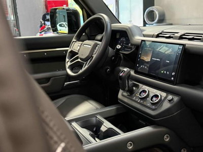 Land Rover Defender 110 3.0d i6 mhev X-Dynamic HSE awd 250cv auto (14)
