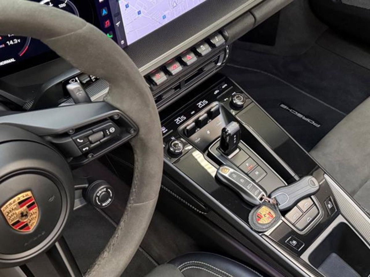 Porsche 911 Cabrio Cabrio 3.0 Carrera 4 GTS (10)