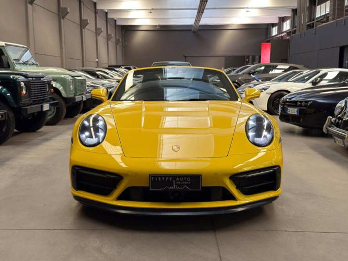 Porsche 911 Cabrio Cabrio 3.0 Carrera 4 GTS (2)