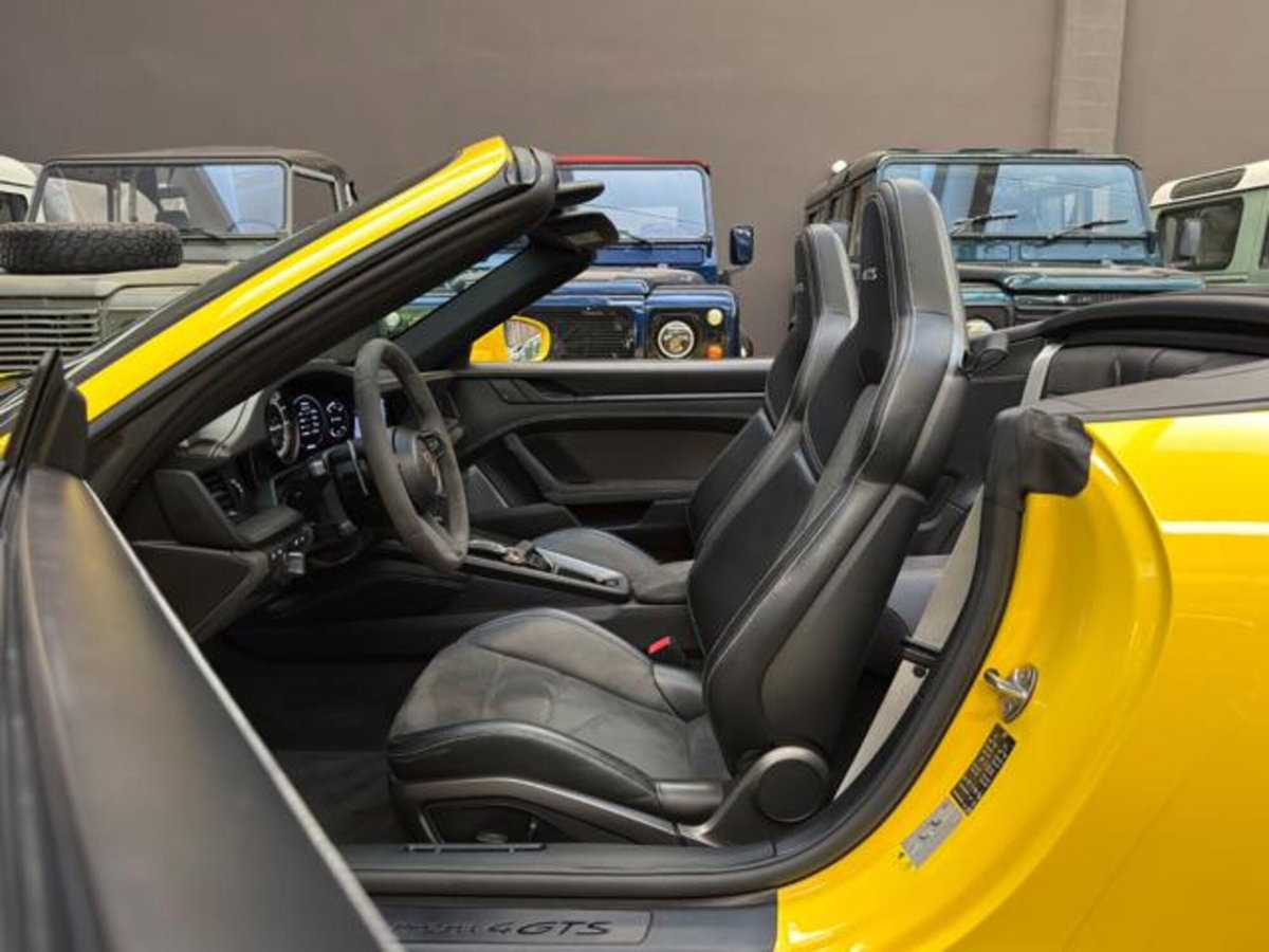 Porsche 911 Cabrio Cabrio 3.0 Carrera 4 GTS (8)