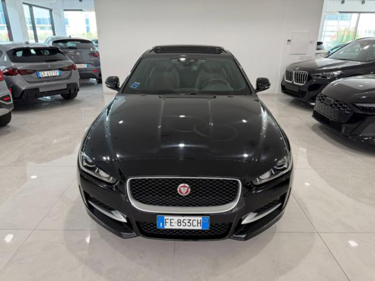 Jaguar XE 2.0 D Turbo 180CV aut. R-Sport (16)