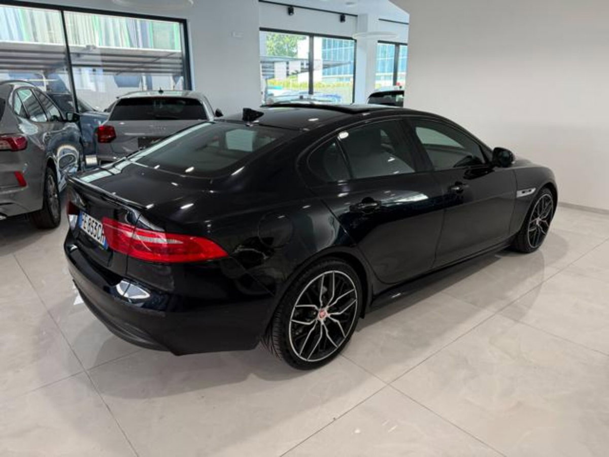 Jaguar XE 2.0 D Turbo 180CV aut. R-Sport (3)