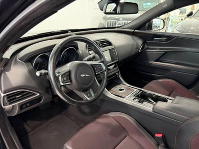 Jaguar XE 2.0 D Turbo 180CV aut. R-Sport (6)