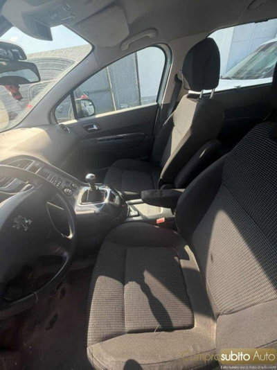 Peugeot 5008 1.6 HDi 112CV Business (12)