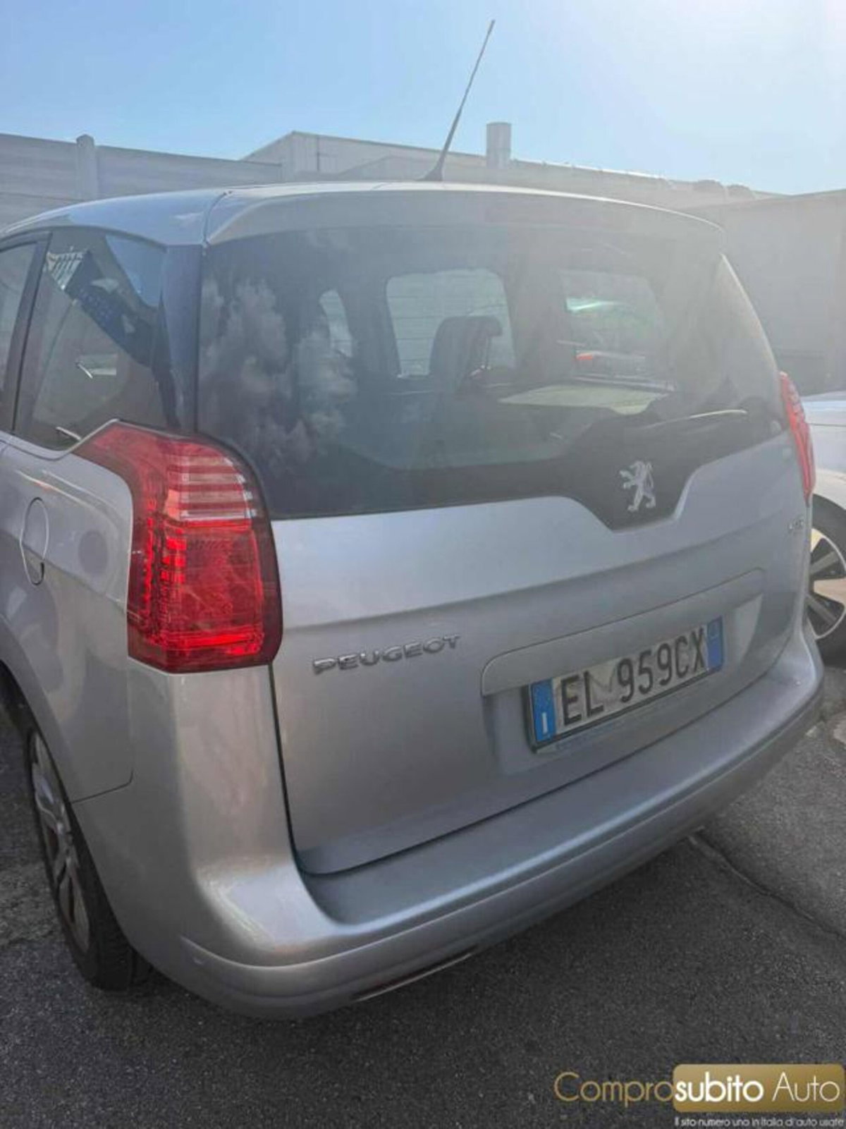 Peugeot 5008 1.6 HDi 112CV Business (4)