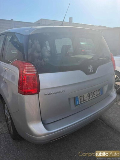 Peugeot 5008 1.6 HDi 112CV Business (4)
