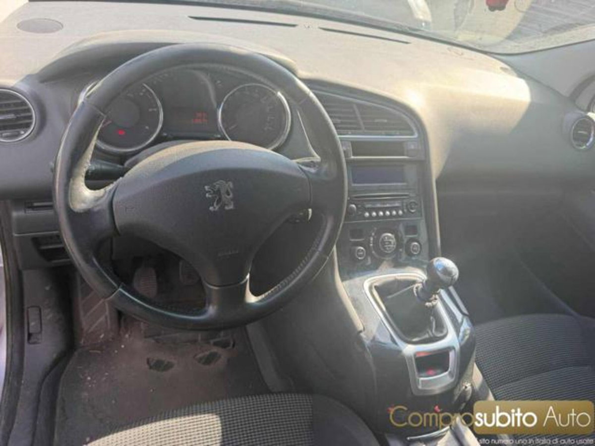 Peugeot 5008 1.6 HDi 112CV Business (6)