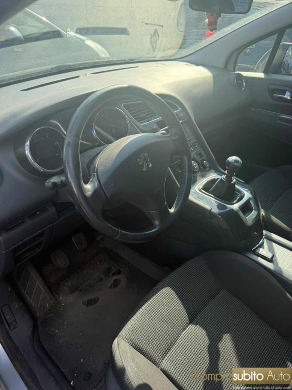 Peugeot 5008 1.6 HDi 112CV Business (7)
