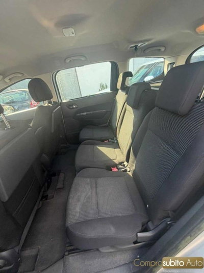 Peugeot 5008 1.6 HDi 112CV Business (8)