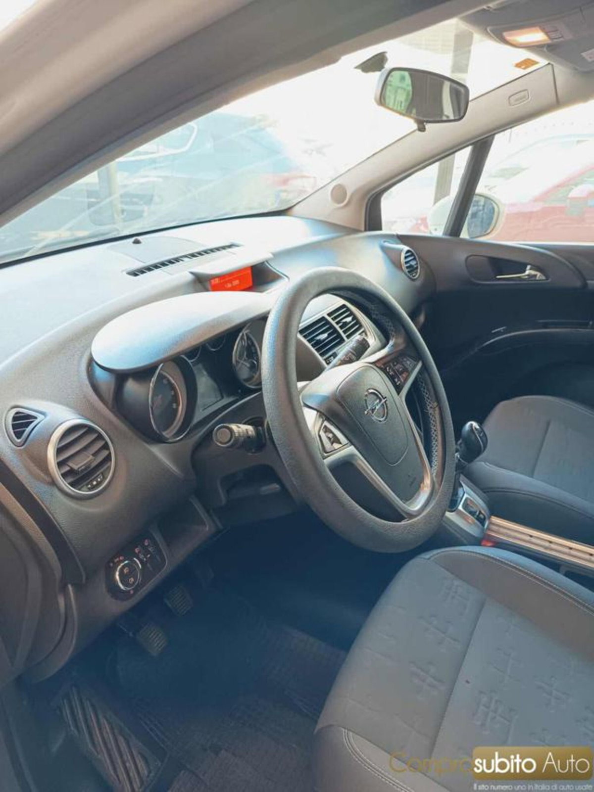 Opel Meriva 1.4 100CV One (9)