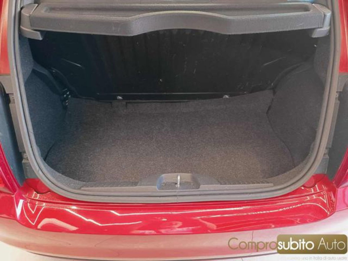 Fiat 500 1.0 Hybrid Red (16)