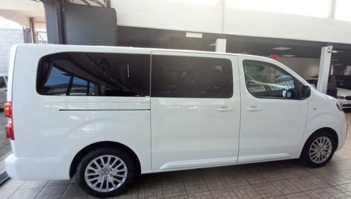 Peugeot Traveller BlueHDi 120 S&S Long Business (4)