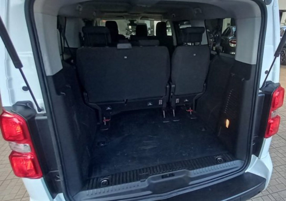 Peugeot Traveller BlueHDi 120 S&S Long Business (5)