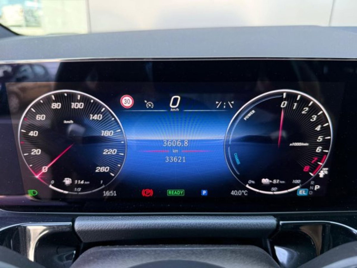 Mercedes-Benz GLA SUV 250 e Plug-in hybrid Automatic Premium (13)