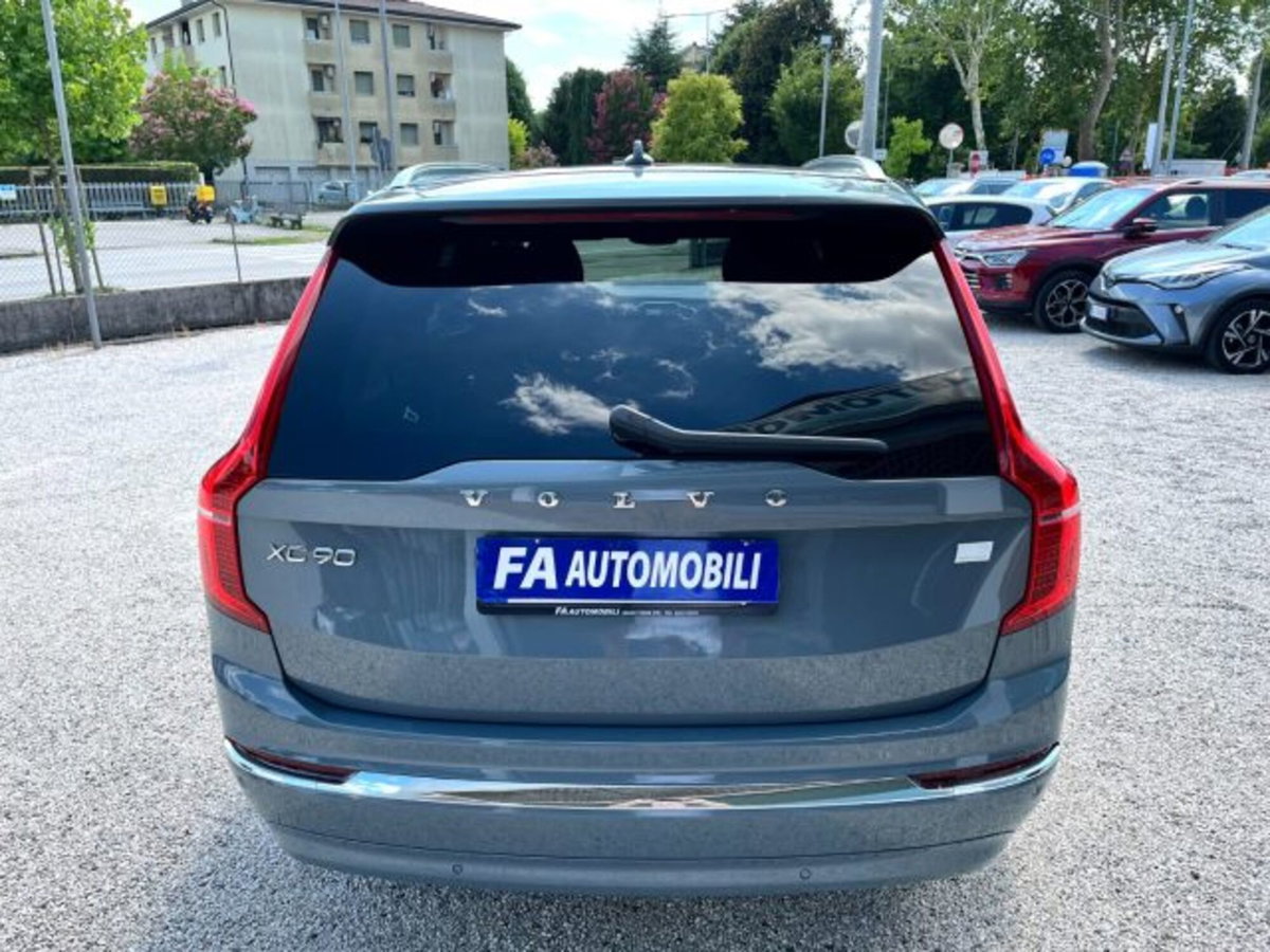 Volvo XC90 T8 Recharge AWD Plug-in Hybrid aut. 7 posti Core (15)