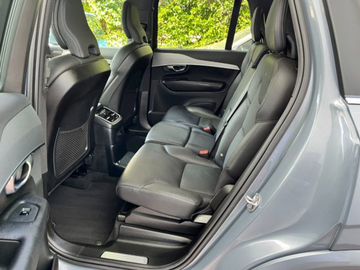 Volvo XC90 T8 Recharge AWD Plug-in Hybrid aut. 7 posti Core (8)
