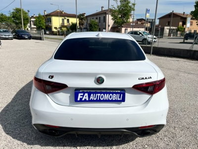 Alfa Romeo Giulia 2.2 Turbodiesel 210 CV AT8 AWD Q4 Estrema (15)
