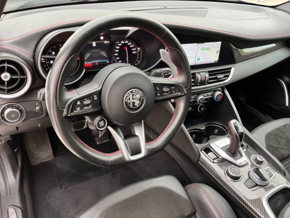 Alfa Romeo Giulia 2.2 Turbodiesel 210 CV AT8 AWD Q4 Estrema (19)