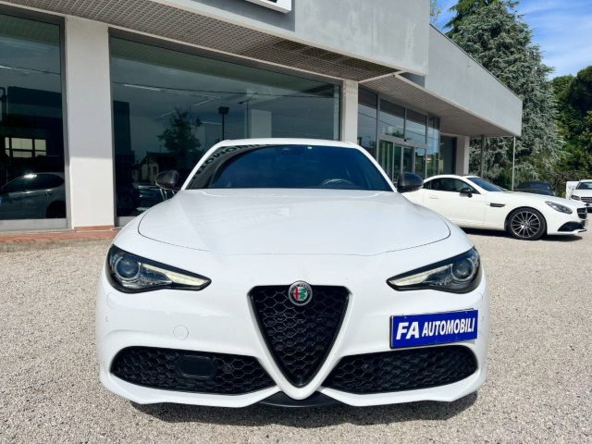Alfa Romeo Giulia 2.2 Turbodiesel 210 CV AT8 AWD Q4 Estrema (3)