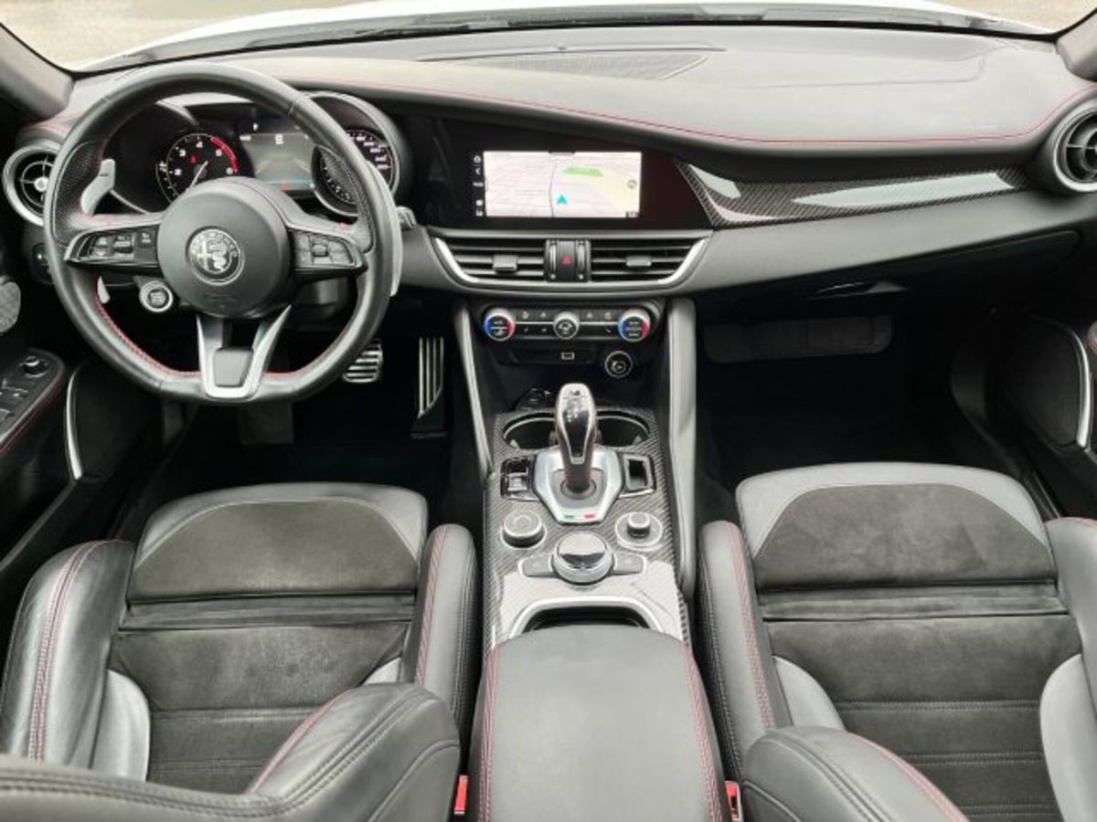 Alfa Romeo Giulia 2.2 Turbodiesel 210 CV AT8 AWD Q4 Estrema (6)