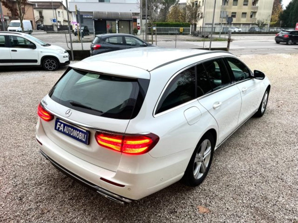 Mercedes-Benz Classe E Station Wagon 220 d 4Matic Auto Sport All-Terrain (13)