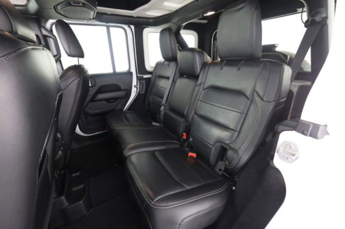 Jeep Wrangler Unlimited 2.2 Mjt II Sahara (3)