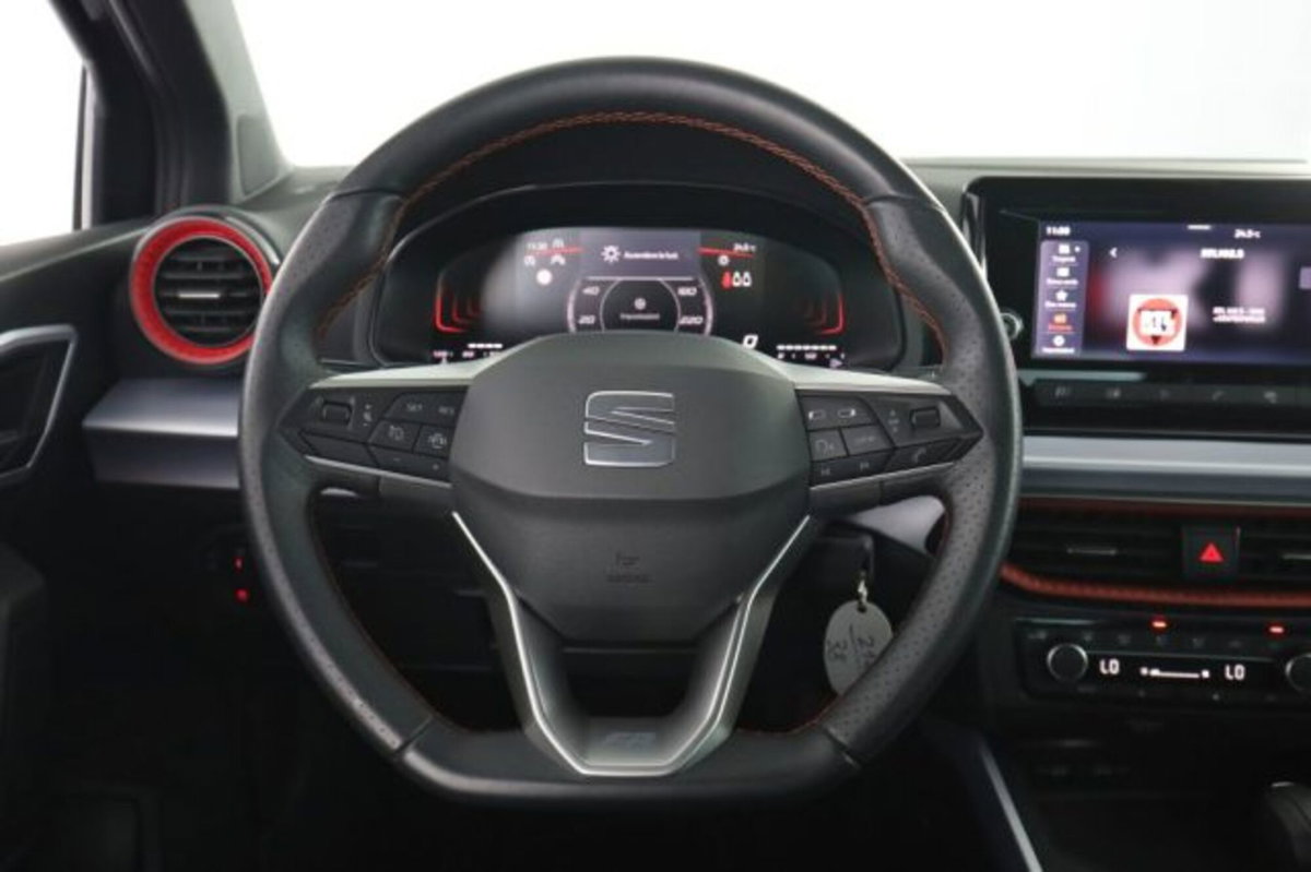 SEAT Arona 1.0 EcoTSI 115 CV DSG FR (5)