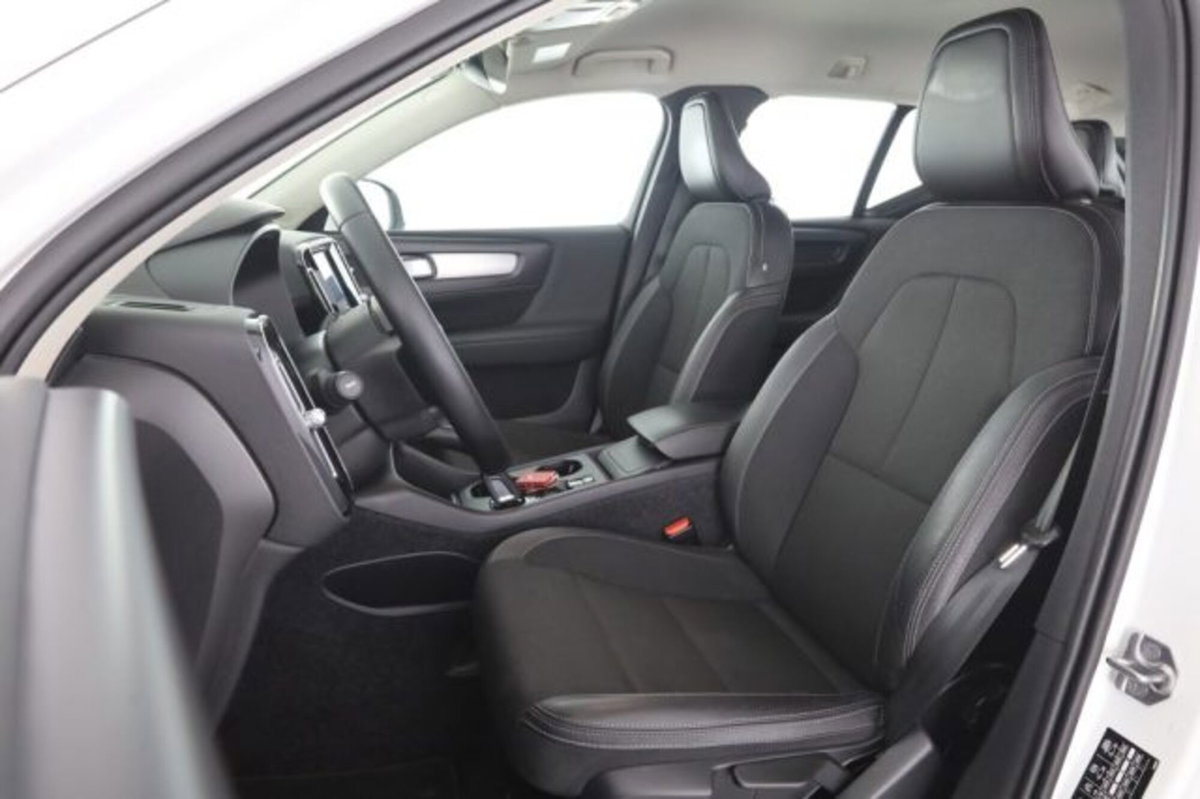 Volvo XC40 D4 AWD Geartronic Business (2)