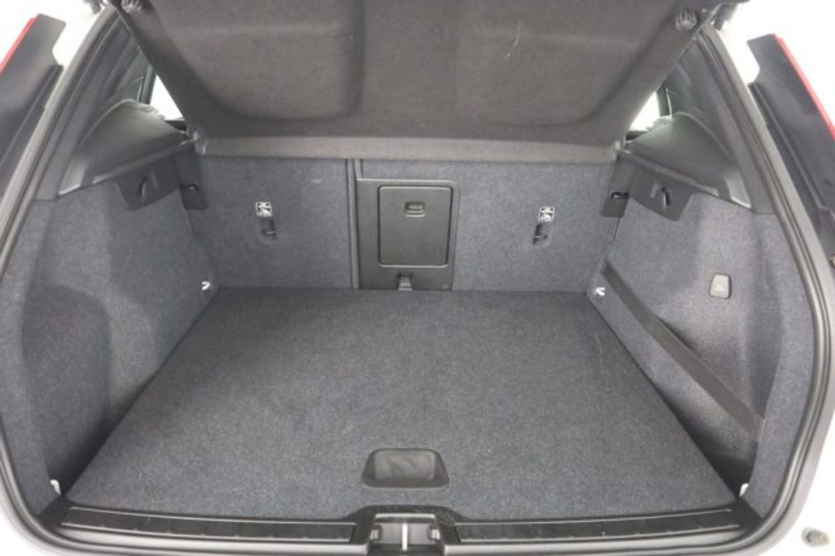 Volvo XC40 D4 AWD Geartronic Business (6)