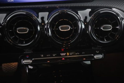 Mercedes-Benz Classe A 180 d Automatic Premium (13)