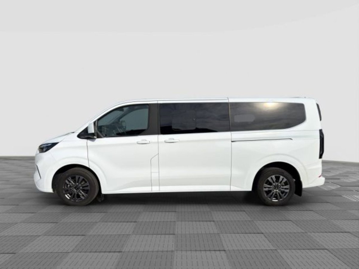 Ford Tourneo Custom 320 2.0 EcoBlue 170CV aut. PL Titanium (2)