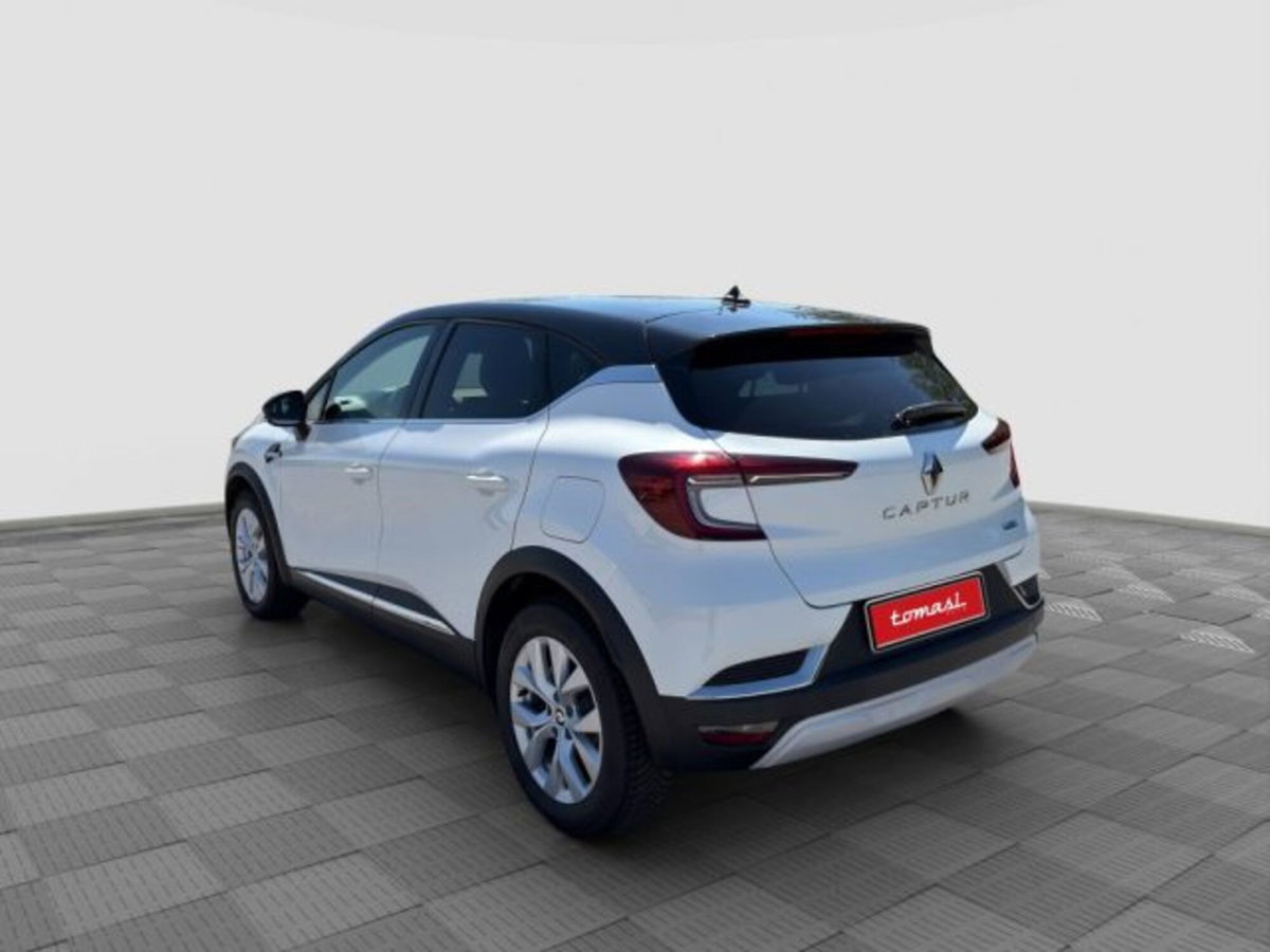 Renault Captur Plug-in Hybrid E-Tech 160 CV Intens (3)