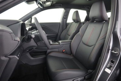 Lexus LBX 1.5 hybrid Elegant 2wd (2)