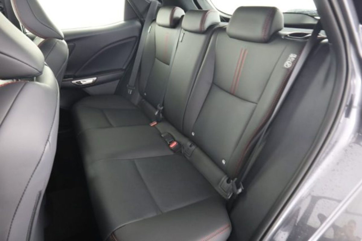 Lexus LBX 1.5 hybrid Elegant 2wd (3)