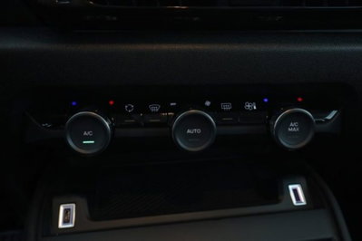 Citroen C4 BlueHDi 130 S&S EAT8 Feel Pack (13)