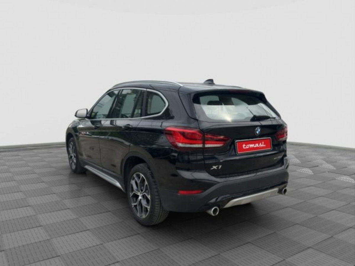 BMW X1 sDrive18d xLine Plus (3)