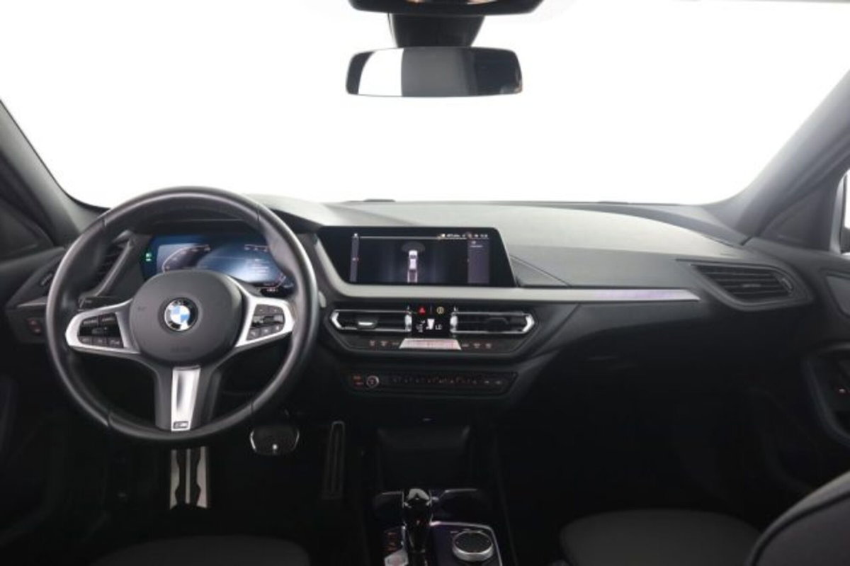 BMW Serie 1 116d 2.0 116CV cat 5 porte Attiva DPF (4)