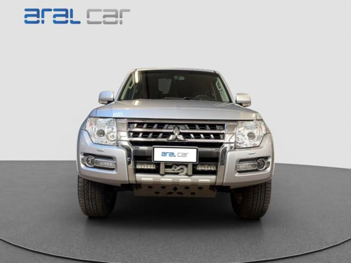 Mitsubishi Pajero 3.2 DI-D 16V aut. 5p. Instyle DPF (2)