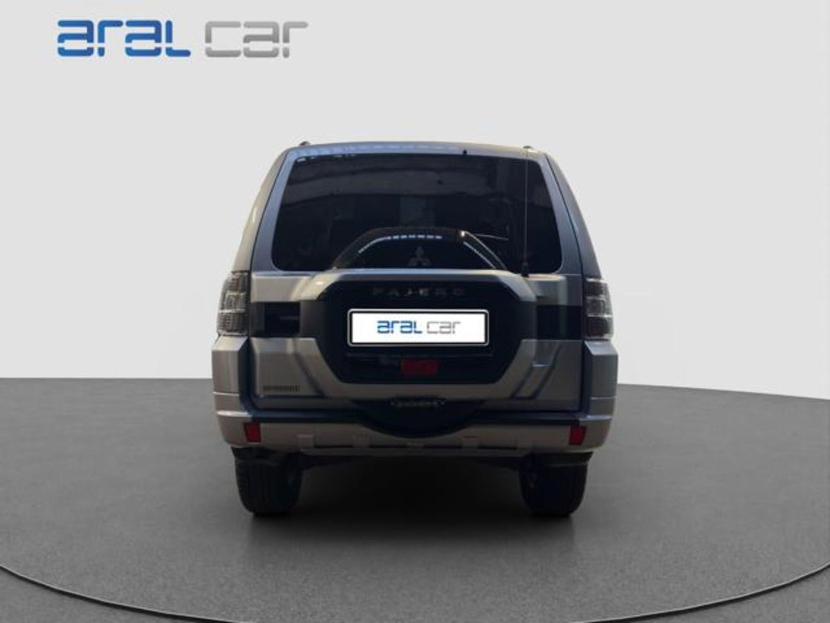 Mitsubishi Pajero 3.2 DI-D 16V aut. 5p. Instyle DPF (5)