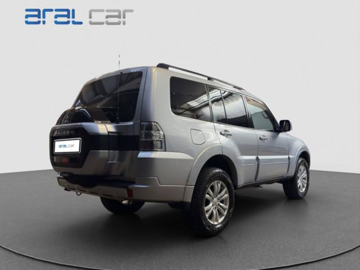 Mitsubishi Pajero 3.2 DI-D 16V aut. 5p. Instyle DPF (6)